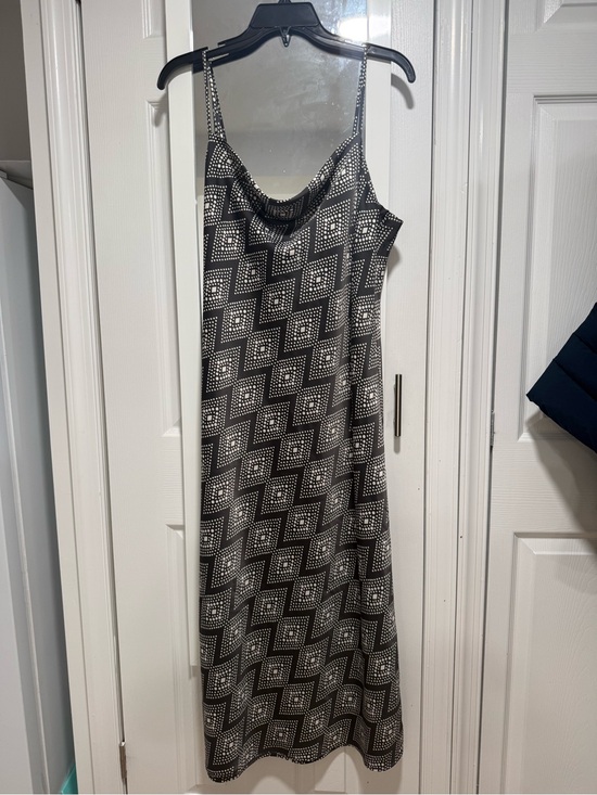 Banana Republic Dresses & Skirts - Banana Republic Black and White Geometric Midi Slip Dress